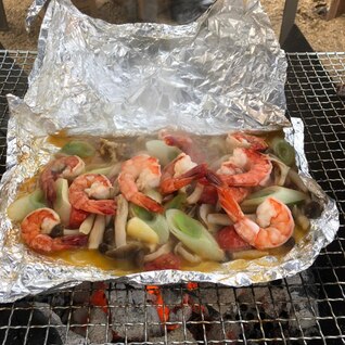 BBQで海老とキノコや野菜のホイル焼き！